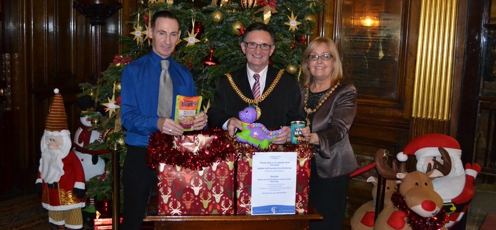 Lord Mayor of Liverpool helps Nugent Care provide Christmas cheer