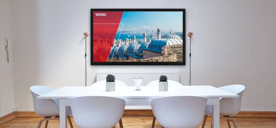Distec partners with Vestel Visual Solutions to enhance digital signage services